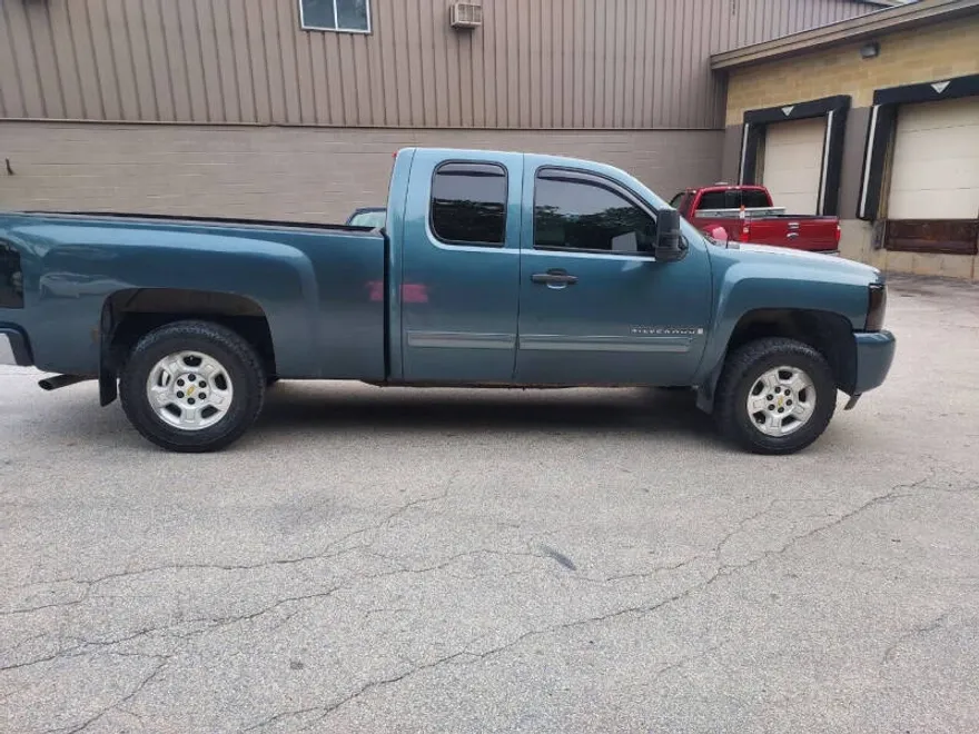 2009 Chevrolet Silverado 1500 LT photo 1