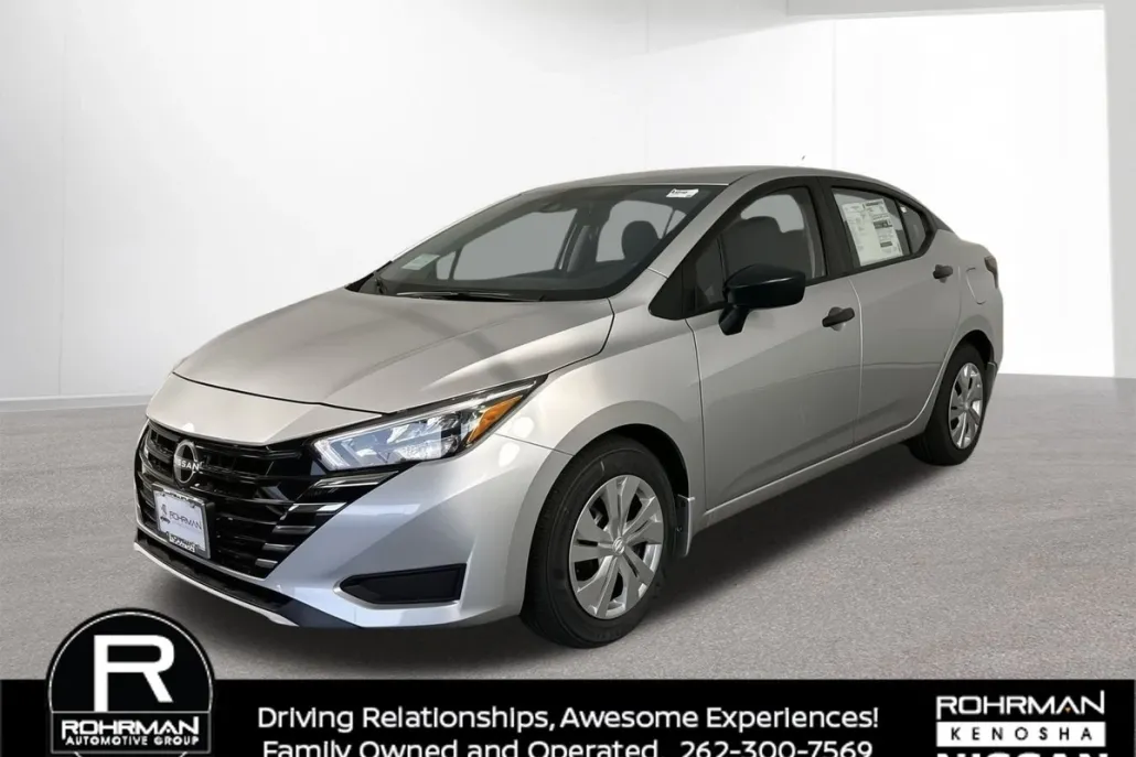 2025 Nissan Versa 1.6 S photo 1