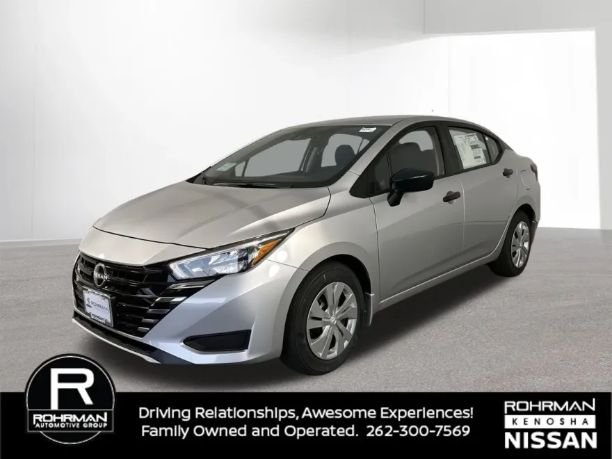 2025 Nissan Versa 1.6 S photo 1