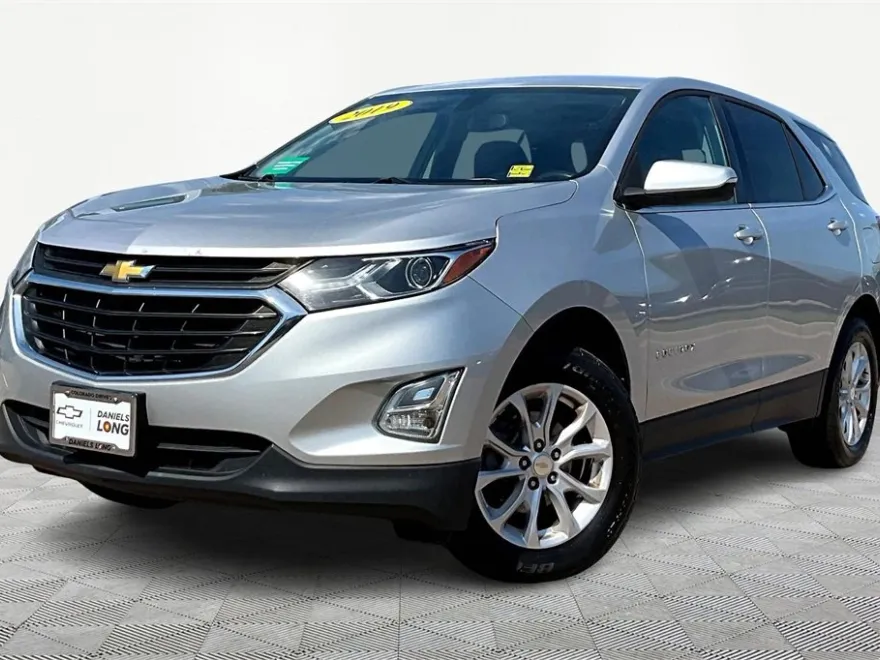 2019 Chevrolet Equinox LT photo 1