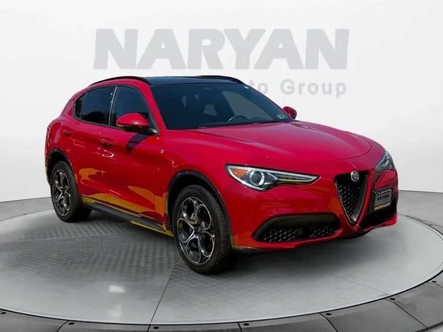 2022 Alfa Romeo Stelvio Ti photo 1