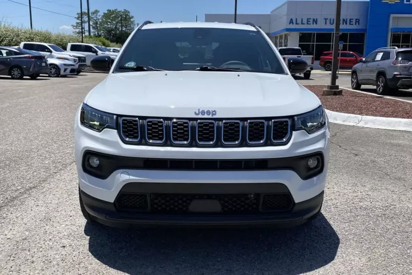 2024 Jeep Compass Latitude photo 1
