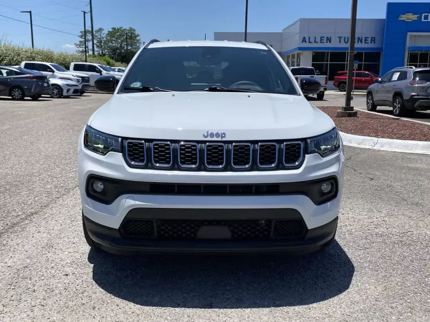 2024 Jeep Compass Latitude photo 1