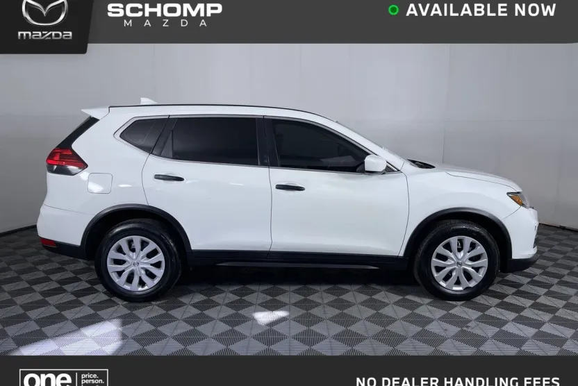 2017 Nissan Rogue S photo 1