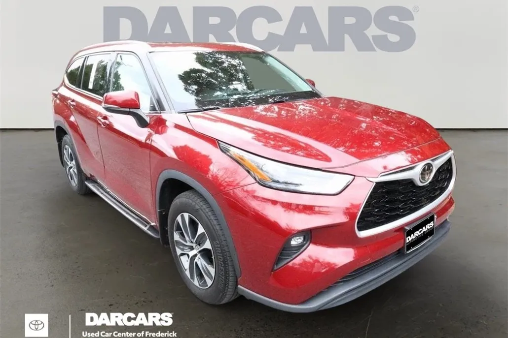 2022 Toyota Highlander XLE photo 1
