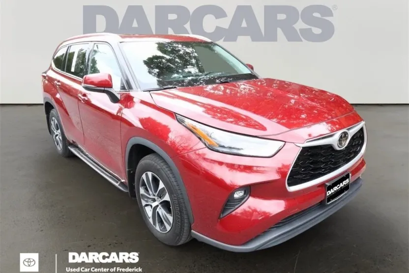 2022 Toyota Highlander XLE photo 1