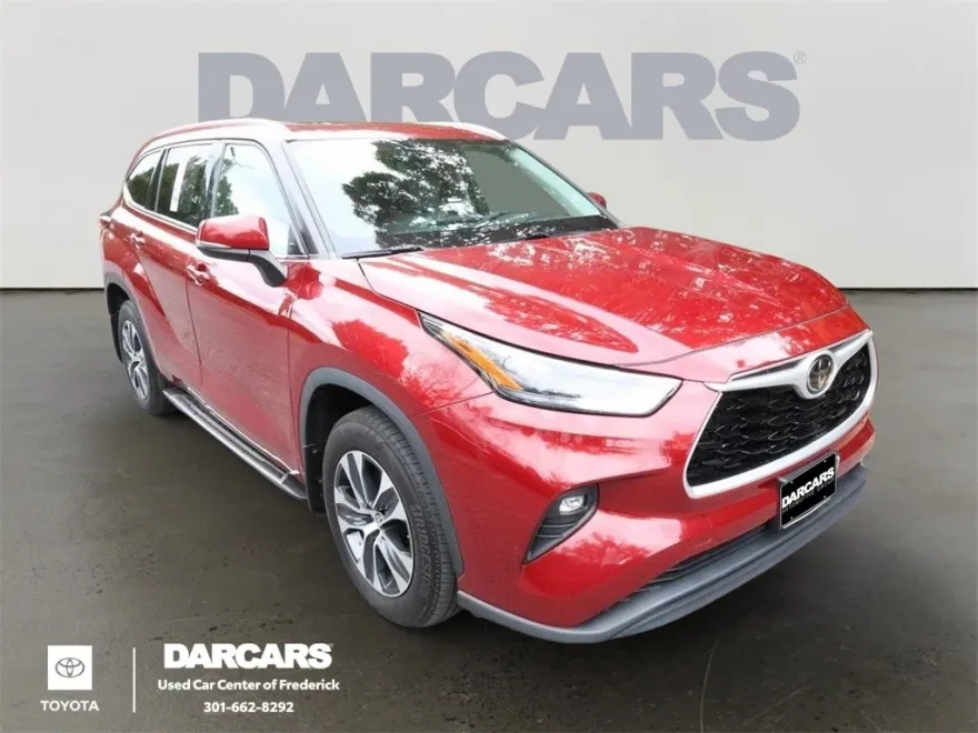 2022 Toyota Highlander XLE photo 1