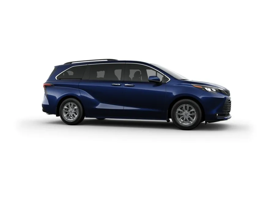 2025 Toyota Sienna XLE photo 12