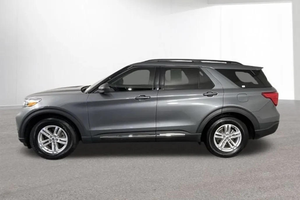 2022 Ford Explorer XLT photo 1