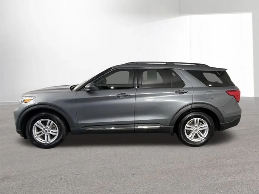 2022 Ford Explorer XLT photo 1