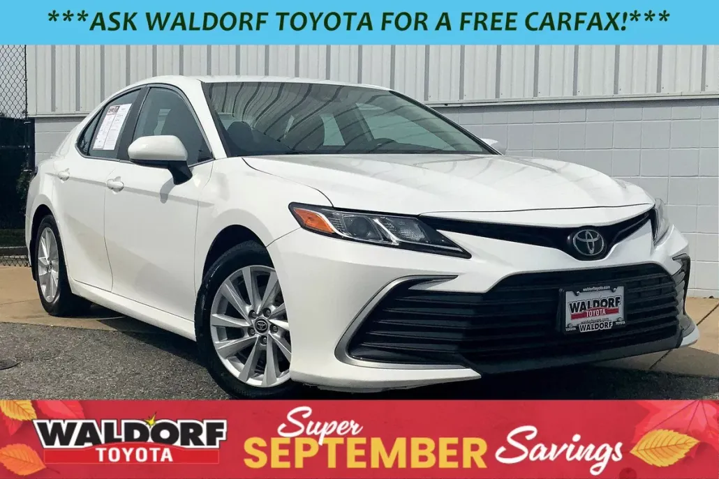 2022 Toyota Camry LE photo 1
