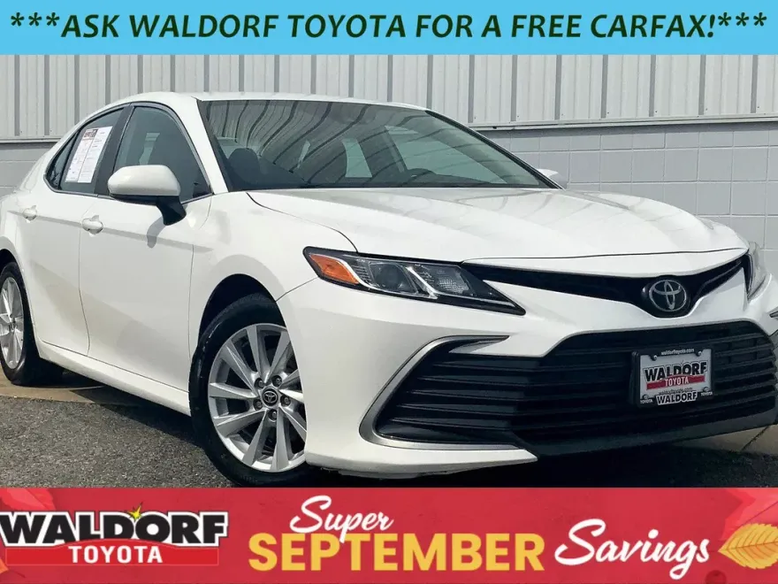 2022 Toyota Camry LE photo 1