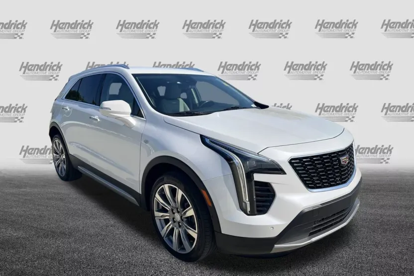 2022 Cadillac XT4 Premium Luxury photo 1