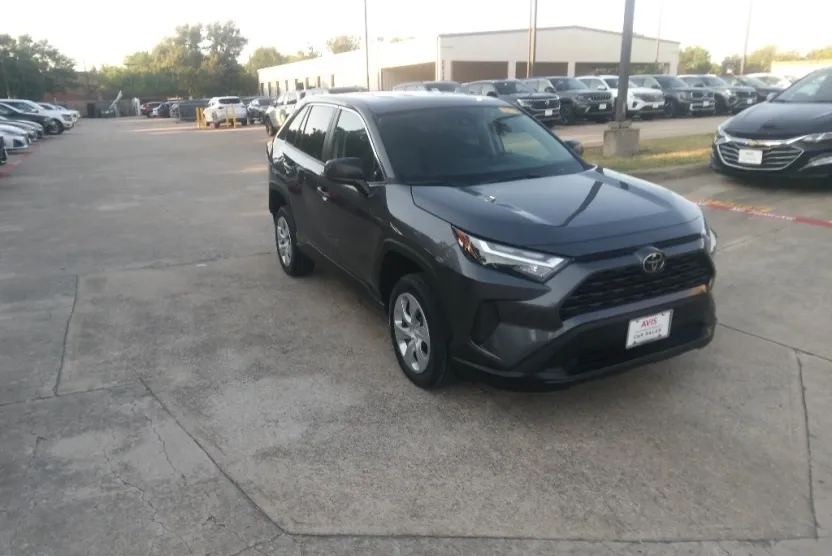 2025 Toyota RAV4 LE photo 1
