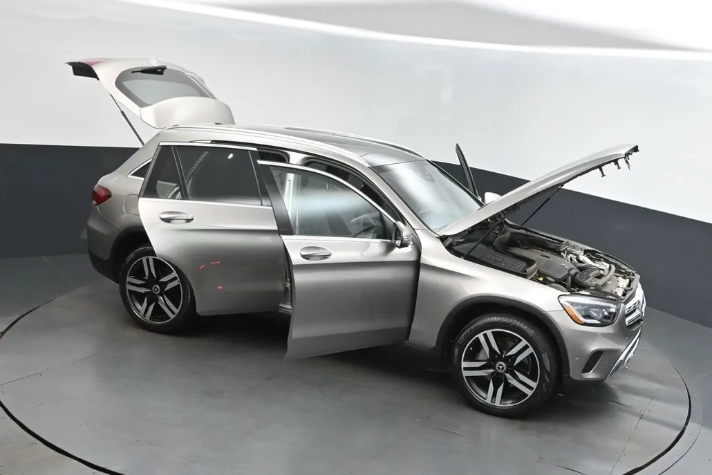 2021 Mercedes Benz GLC 300 photo 1