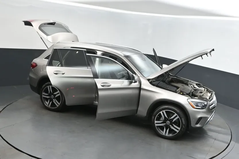 2021 Mercedes Benz GLC 300 photo 1