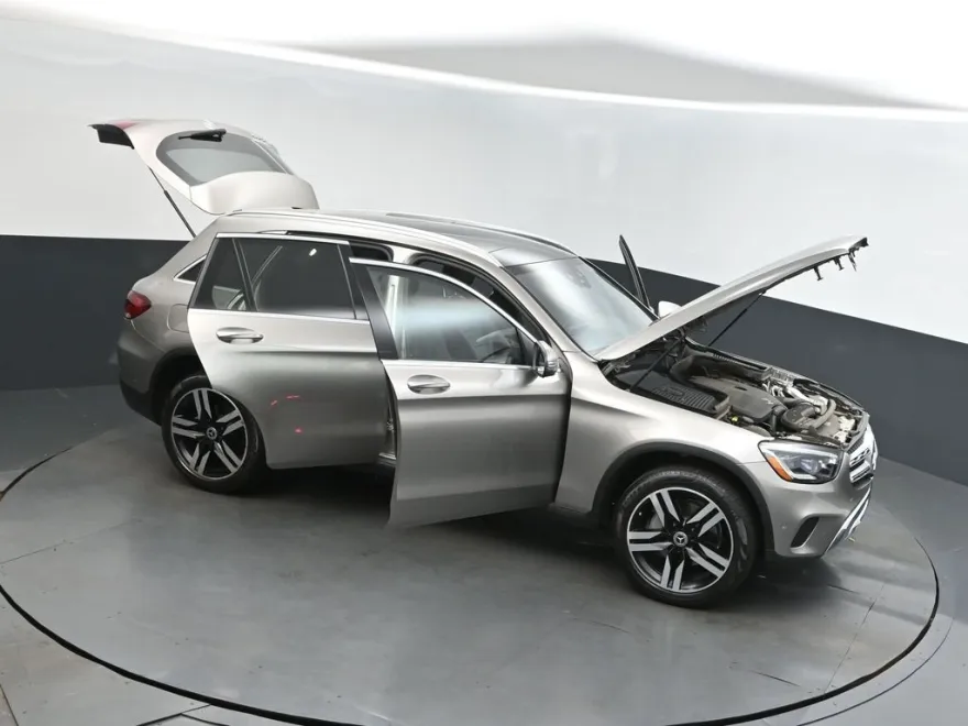 2021 Mercedes Benz GLC 300 photo 1