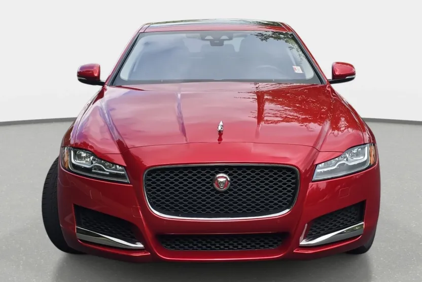 2018 Jaguar XF 25t Premium photo 1