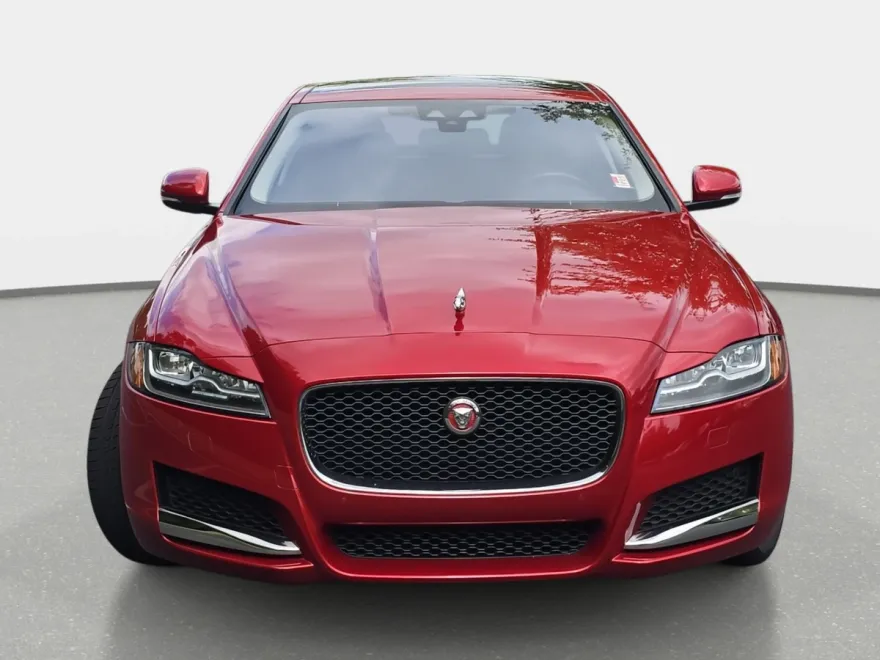 2018 Jaguar XF 25t Premium photo 1