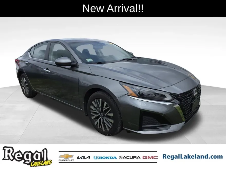2023 Nissan Altima 2.5 SV photo 1