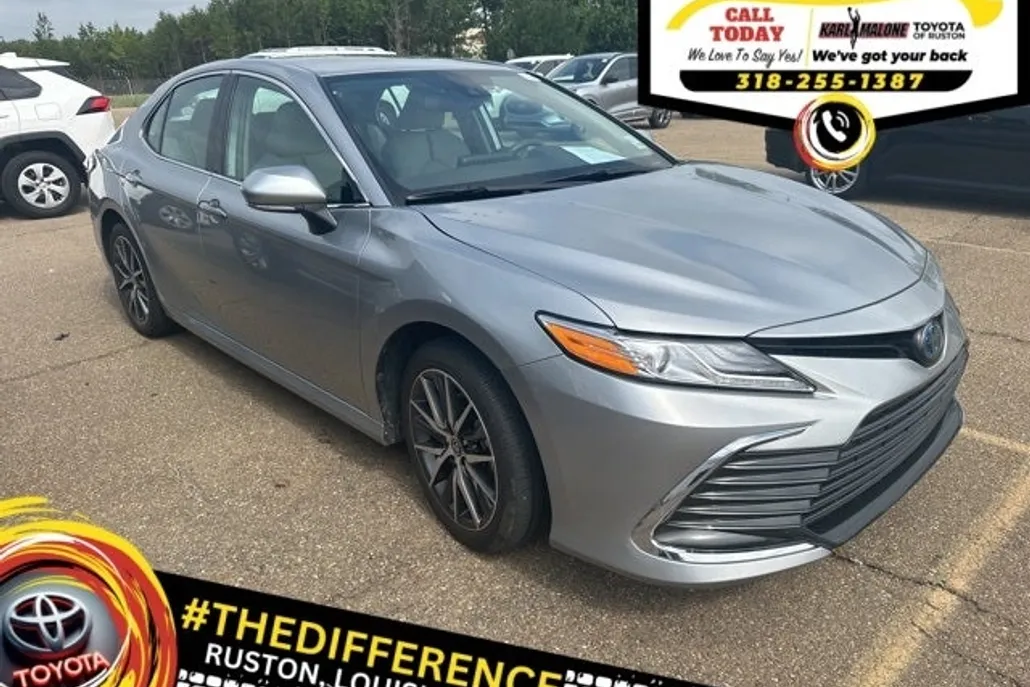 2023 Toyota Camry Hybrid XLE photo 1