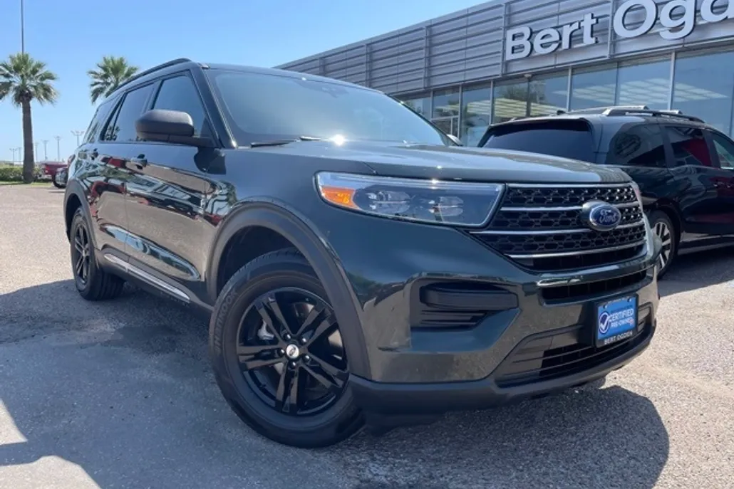 2024 Ford Explorer XLT photo 1