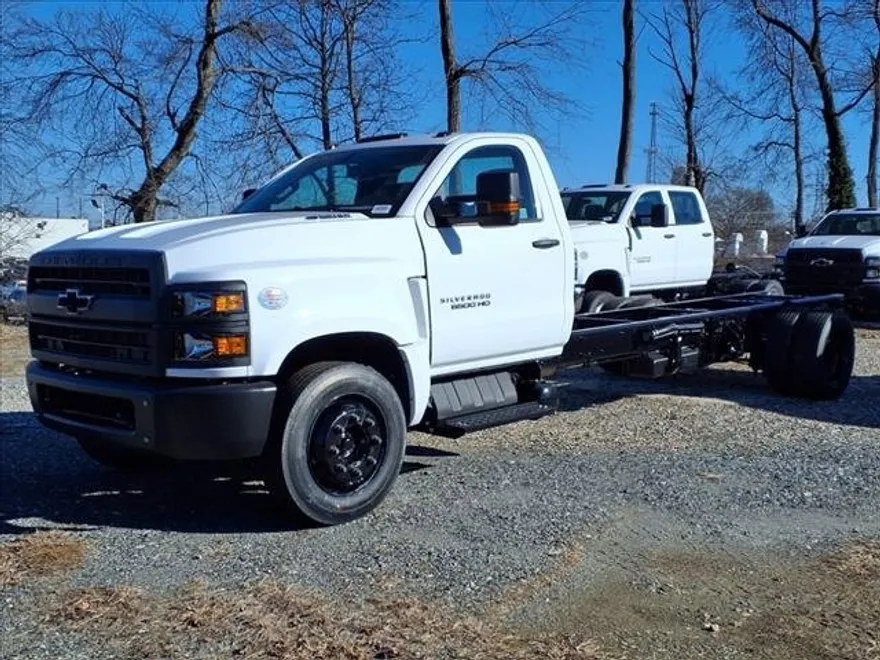 2024 Chevrolet Silverado 6500HD Work Truck photo 1