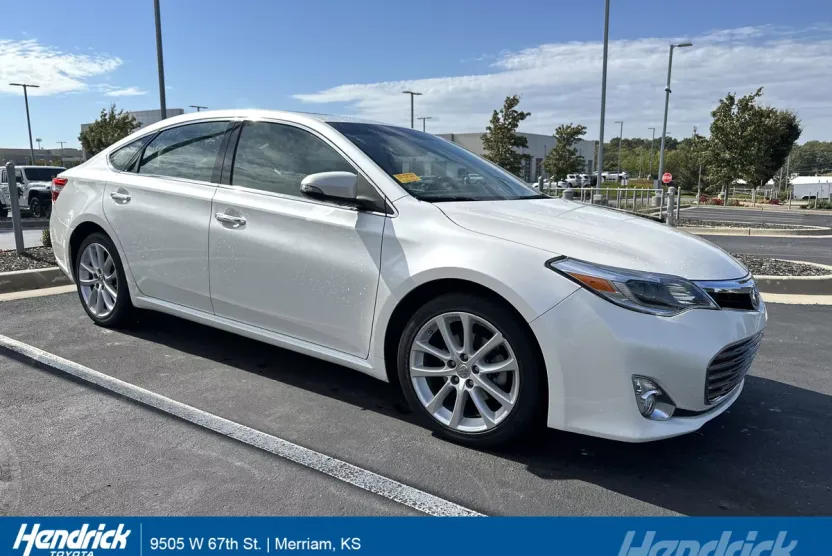 2014 Toyota Avalon Limited photo 1