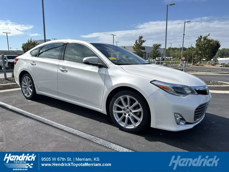 2014 Toyota Avalon Limited photo 1