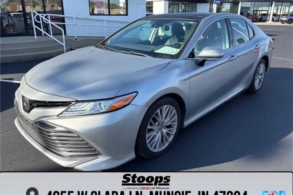 2020 Toyota Camry XLE V6 photo 1