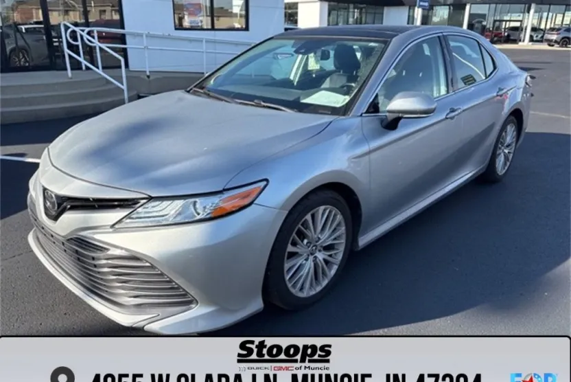 2020 Toyota Camry XLE V6 photo 1