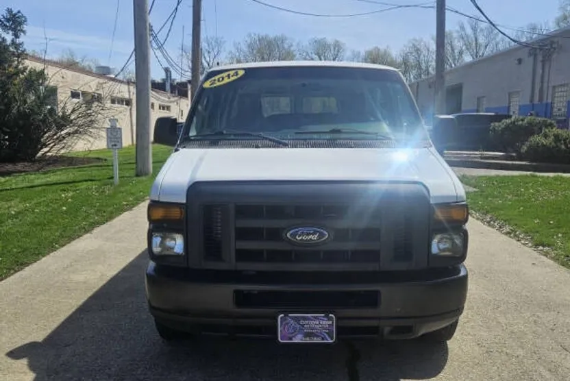 2014 Ford E-150 photo 1