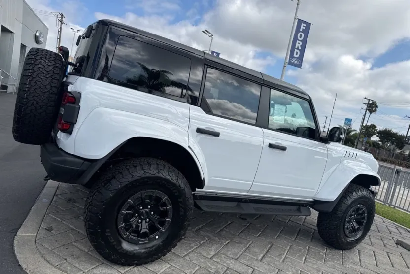 2025 Ford Bronco Raptor photo 1
