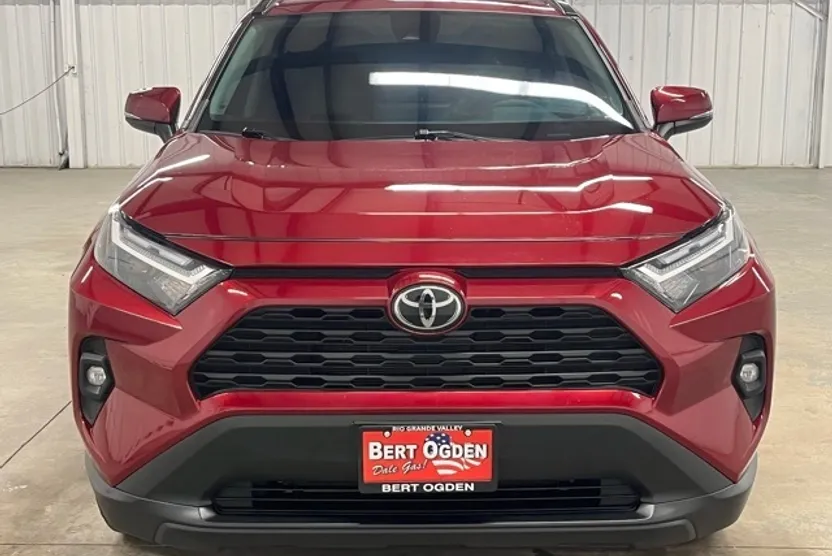 2025 Toyota RAV4 XLE Premium photo 1