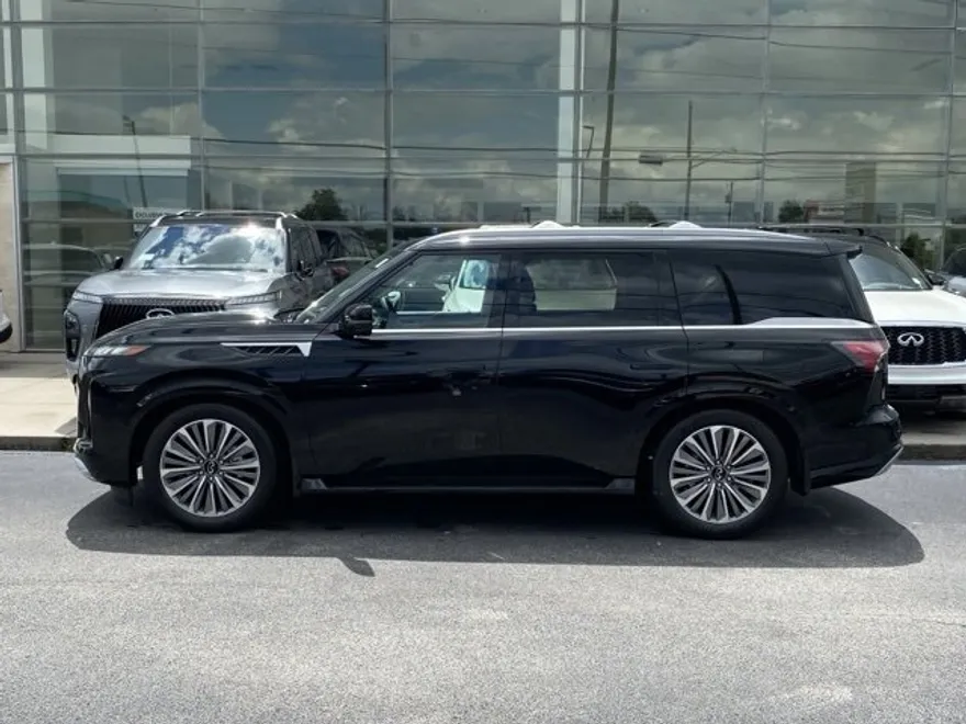 2025 Infiniti QX80 Luxe photo 1