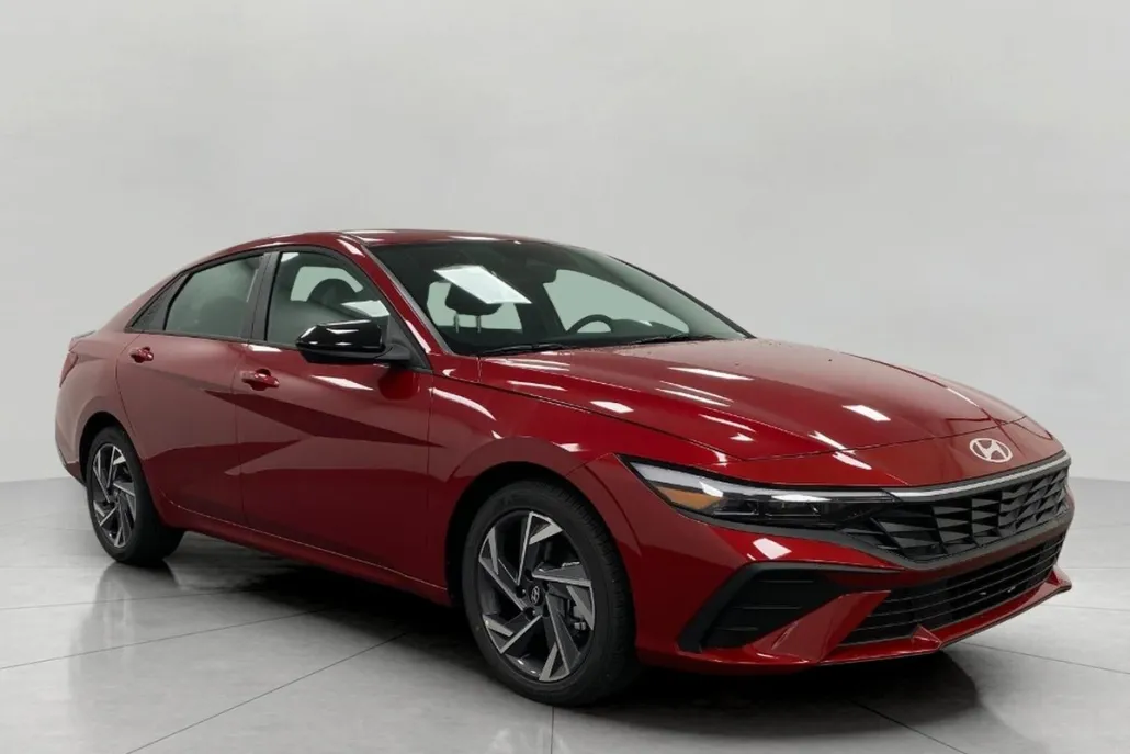 2025 Hyundai Elantra SEL Sport photo 1