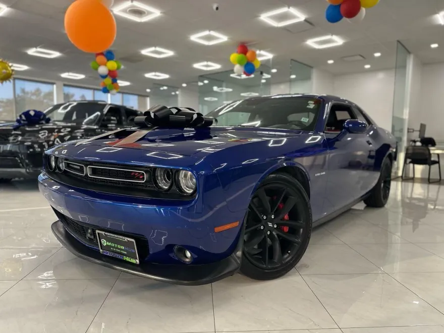2021 Dodge Challenger R/T photo 1