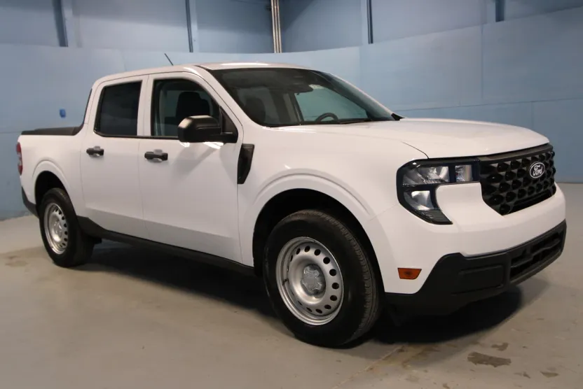 2025 Ford Maverick XL photo 1