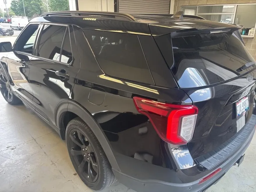 2021 Ford Explorer ST photo 1