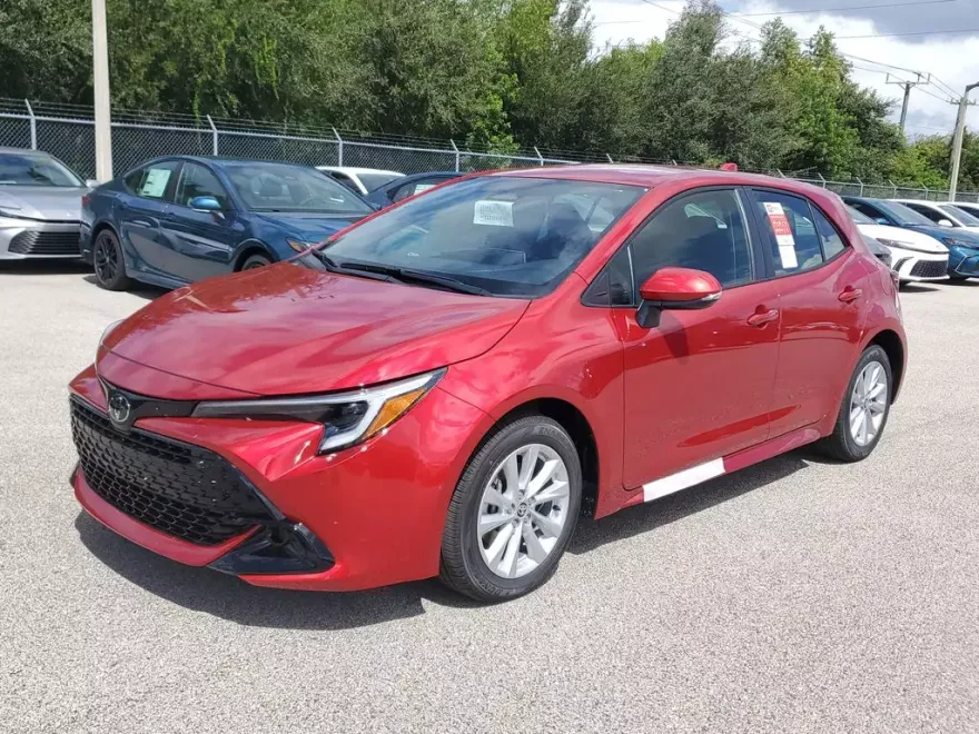 2025 Toyota Corolla SE photo 1