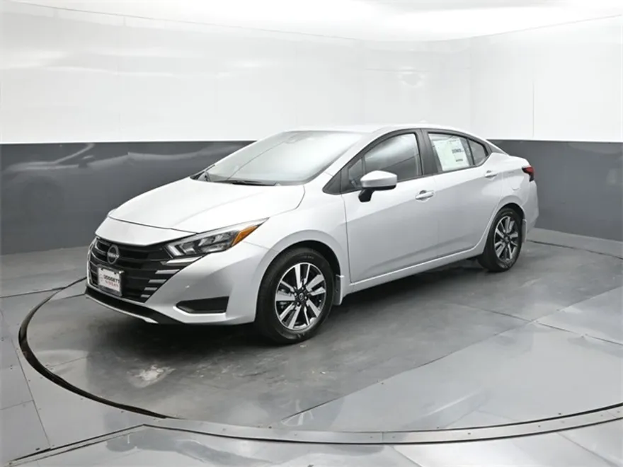 2025 Nissan Versa SV photo 1