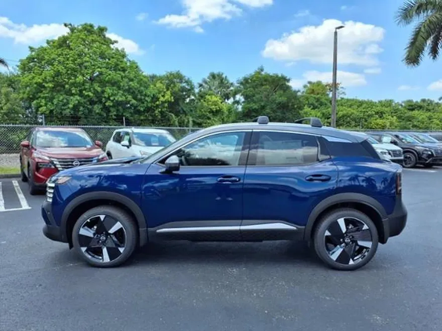 2025 Nissan Kicks SR photo 1