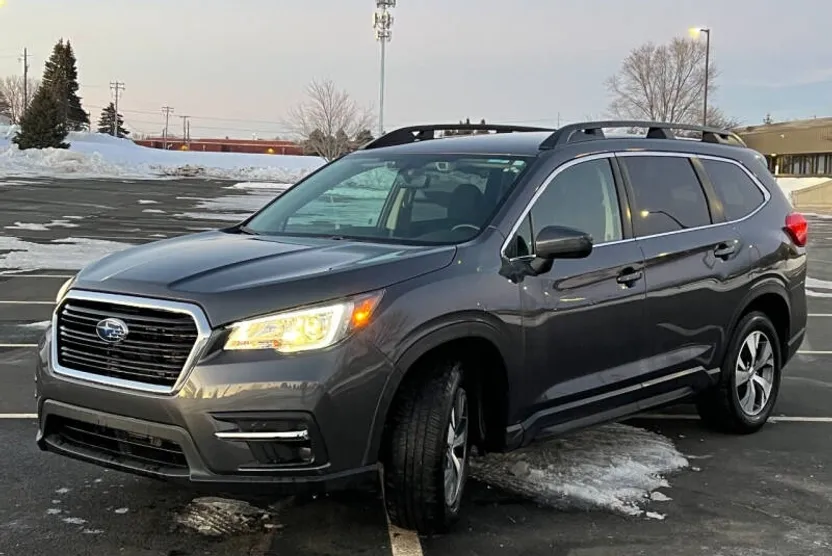 2019 Subaru Ascent Premium photo 1