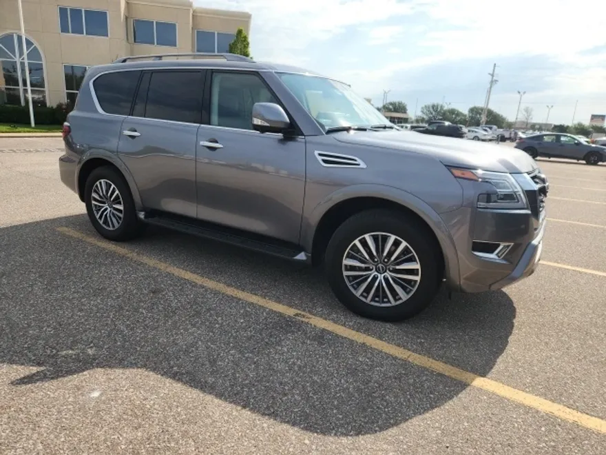 2023 Nissan Armada SL photo 1
