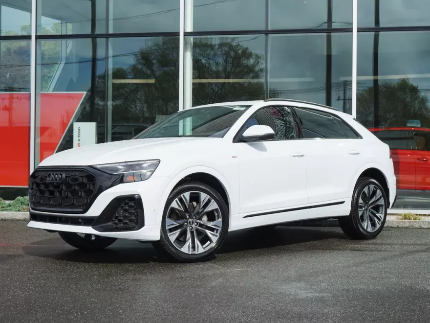 2025 Audi Q8 55 Premium Plus photo 1