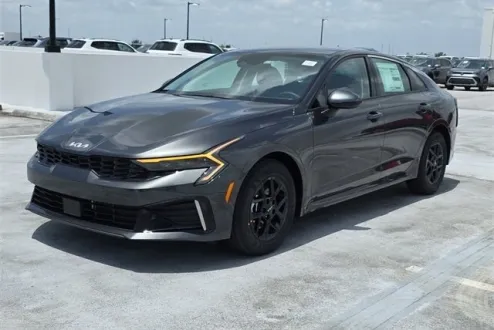 2025 Kia K5 LXS photo 2