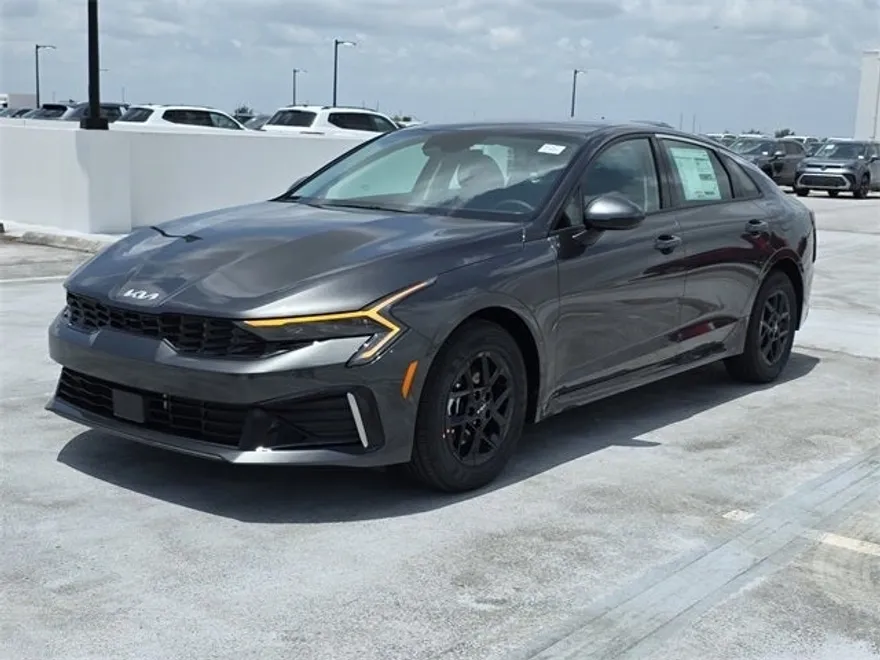 2025 Kia K5 LXS photo 2