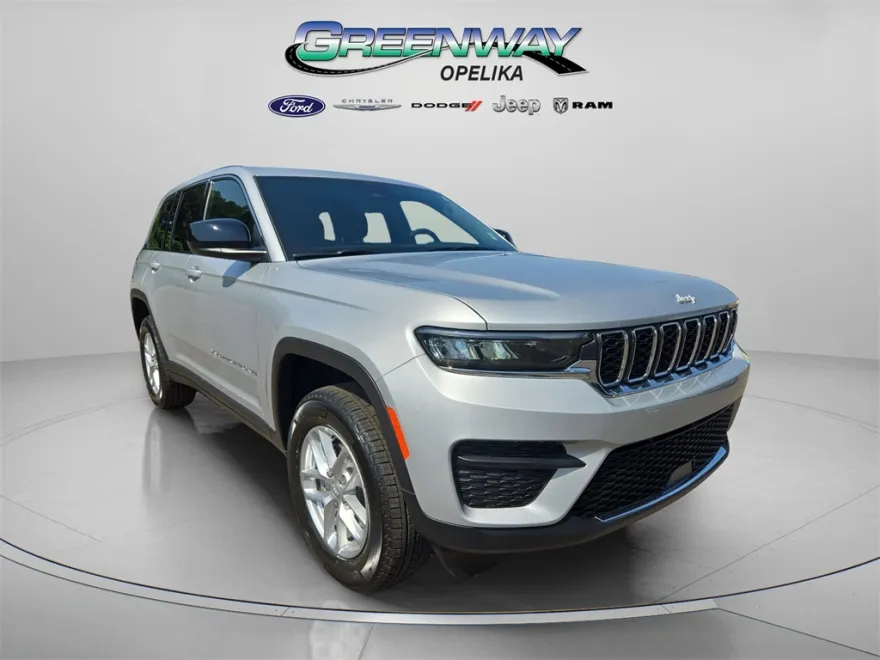 2025 Jeep Grand Cherokee Laredo X photo 1
