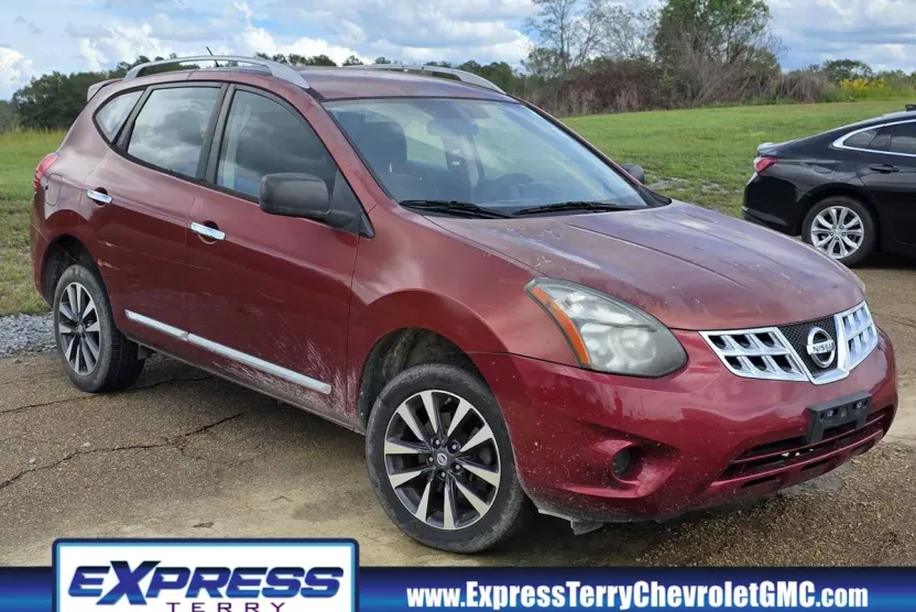2015 Nissan Rogue Select S photo 1