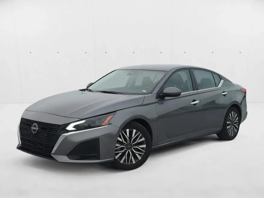 2023 Nissan Altima 2.5 SV photo 1